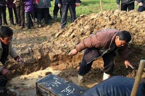 12月迁坟吉日推荐 慎终追远世代传承