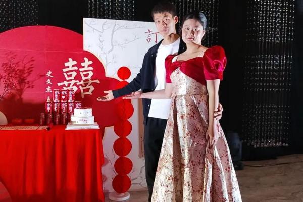 月订婚黄道吉日 共赴白首之约