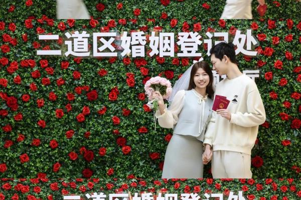 2月适合领证的日子 情人节领证需要预约吗