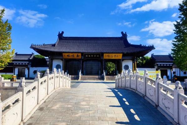 2025年12月祈福与酬神吉日有何不同