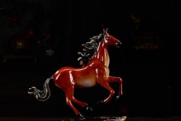 属马适合佩戴什么饰品？提升运势的3种选择