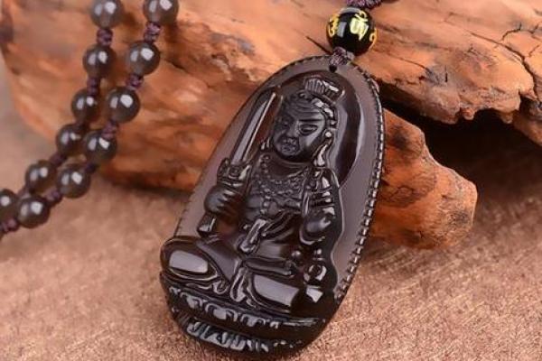 属鸡的人适合佩戴什么饰品？提升运势的3种选择