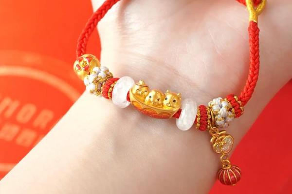 属蛇的六个合生肖有哪些？三合贵人助你转运