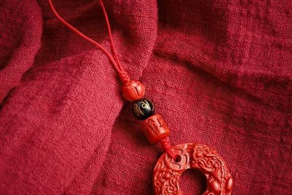 2026年属鼠本命年适合戴什么红色饰品或转运珠 2026年属鼠本命年适合戴什么红色饰品或转运珠