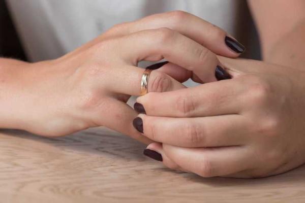 属鸡男和属鼠女的婚配是否相克?生活中需要注意哪些问题才能白头偕老? 属鸡男和属鼠女的婚配是否相克?生活中需要注意哪些问题才能白头偕老?